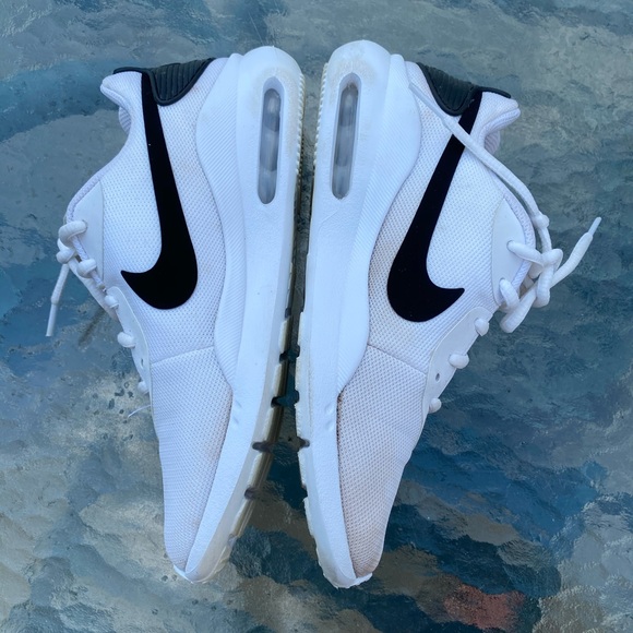 Women’s White Nike air max Oketo - Picture 4 of 6